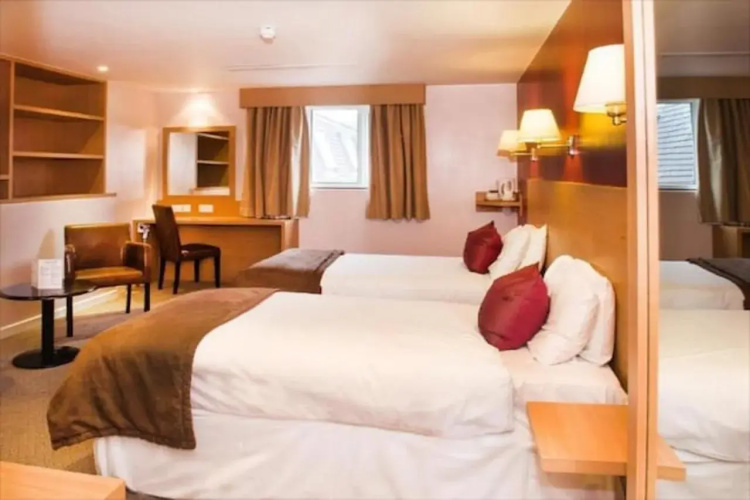 Luton Hotel