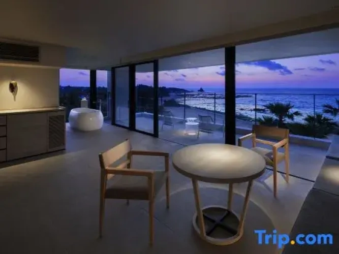 Twin Suite with ocean view