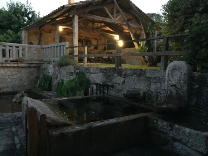 5 Bedrooms Cottage