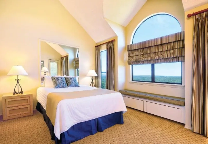 1 Bedroom Deluxe room with balcony