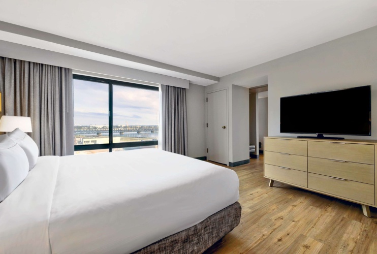 Doubletree By Hilton Davenport photo 6