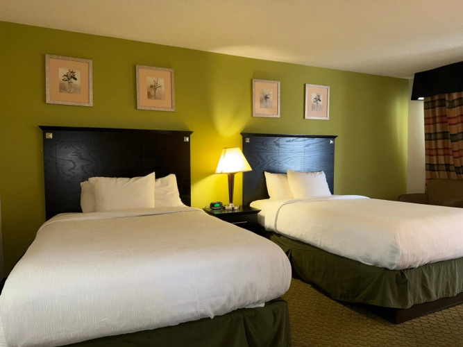 Quality Inn & Suites Moline - Quad Cities