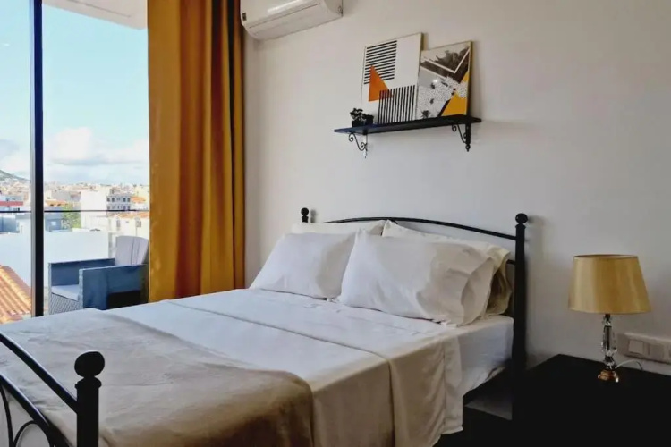 Apartamento encantador com piscina e vista mar