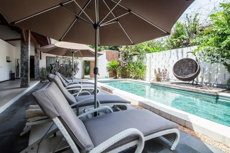 2 Bedrooms Villa