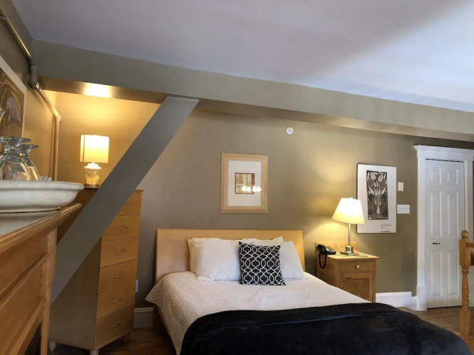 Leaside Manor by The Leaside Group