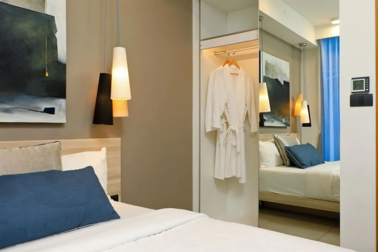 Oceanstone Phuket by Holy Cow 701
