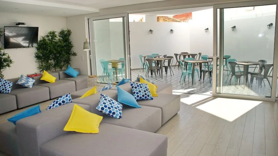 Top City Hostel & Suites