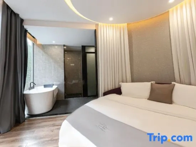 Standard Double room with view
