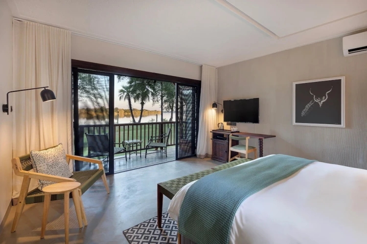 1 Bedroom Deluxe Double room with balcony and with river view
