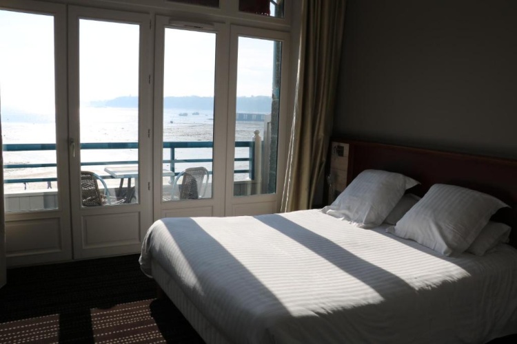 Superior Double room with balcony and with sea view