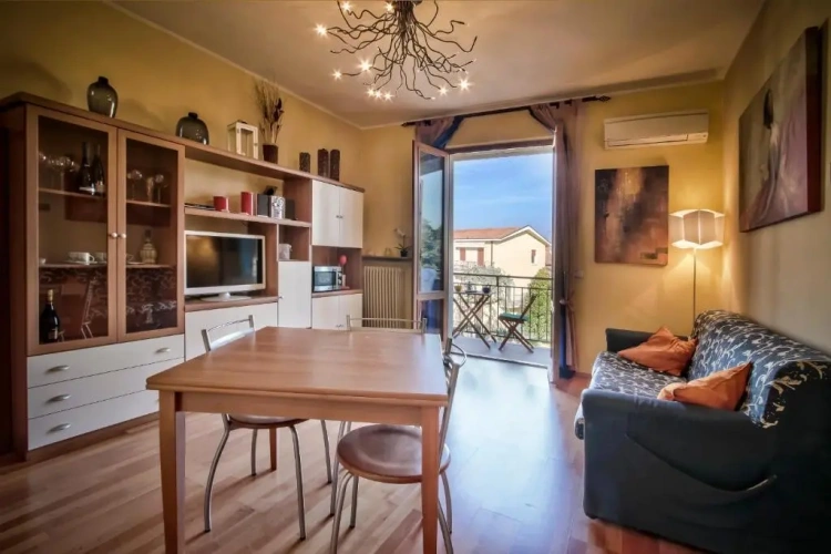 2 Bedrooms Apartment