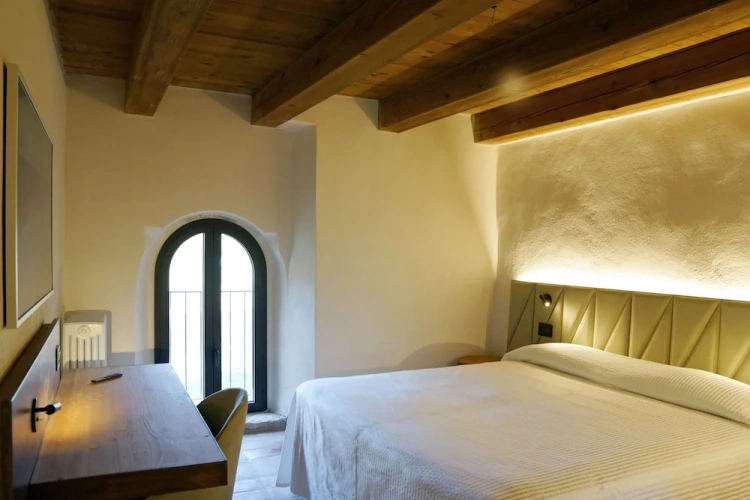 Economy room
