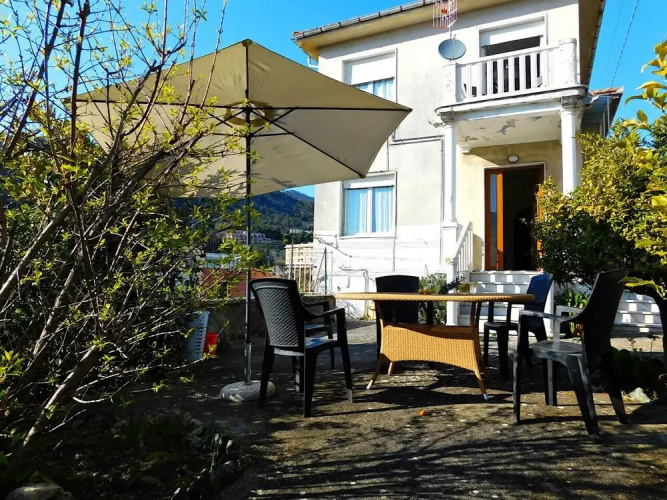 Villa Unifamiliare con Posto Auto
