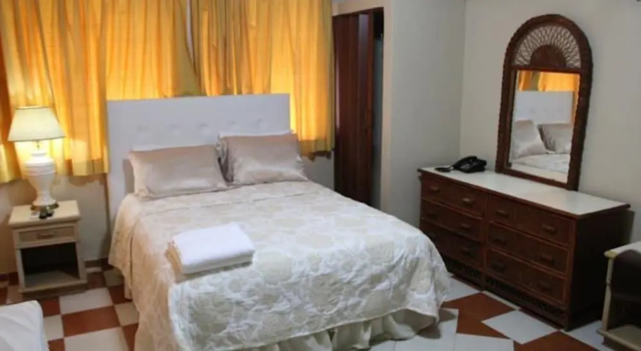 Hostal Plaza Yu