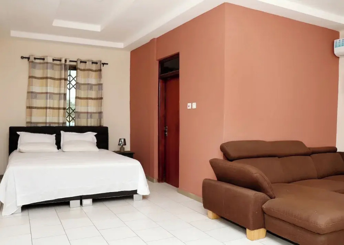GSM Crown Inn Hotel