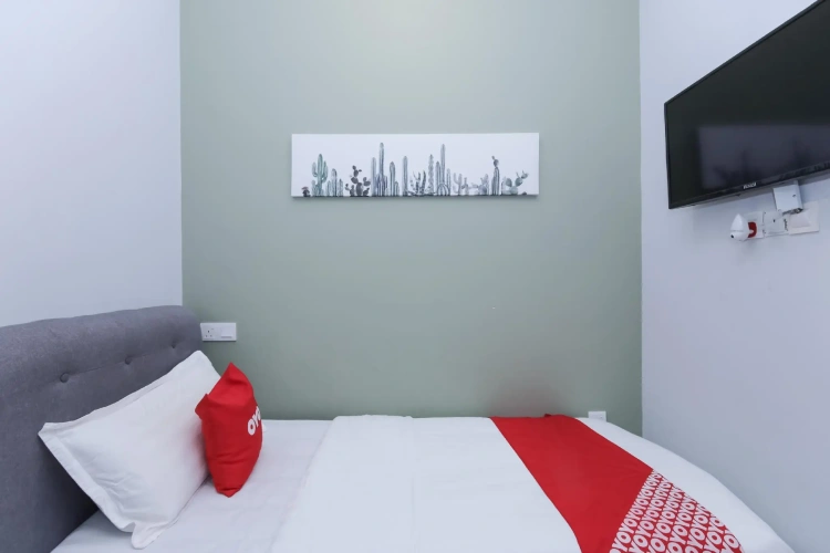 Deluxe No Window Single room