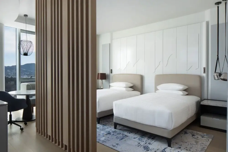 Club M Club Lounge Access Twin room