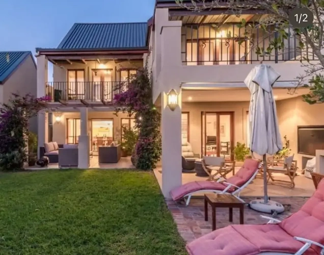 2 Bedrooms Cottage