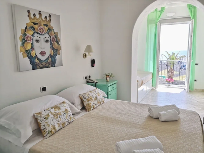 Superior Double room with balcony and with sea view