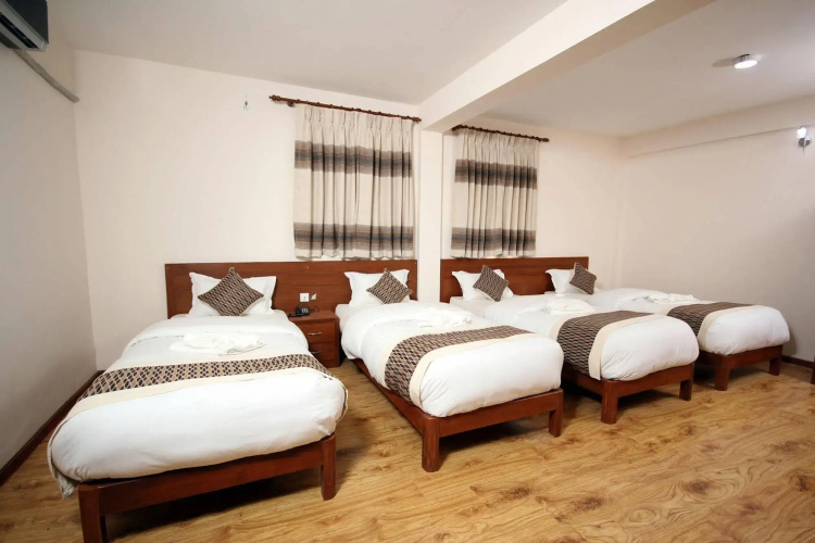 Hotel Holiday House