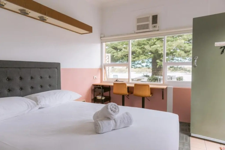 Standard Double room with lake view