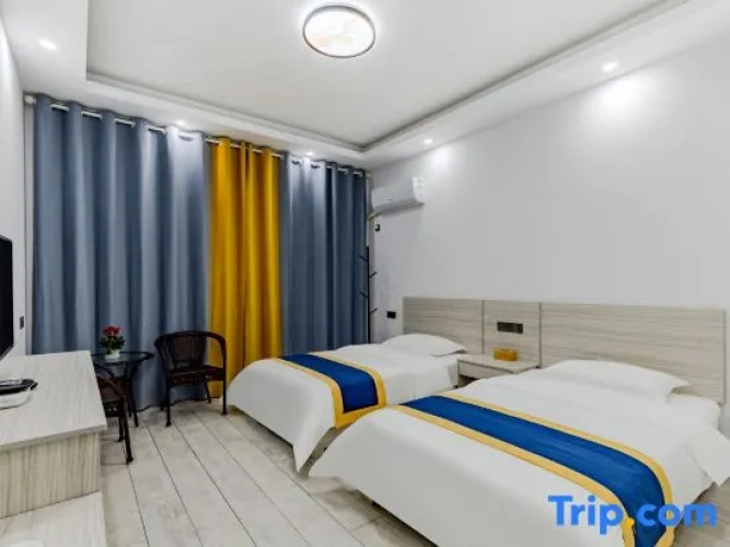 Standard room with mountain view