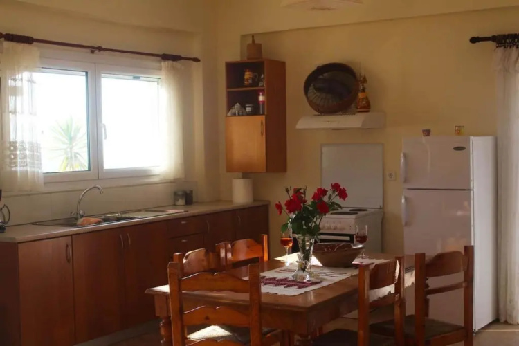 Alonaki House