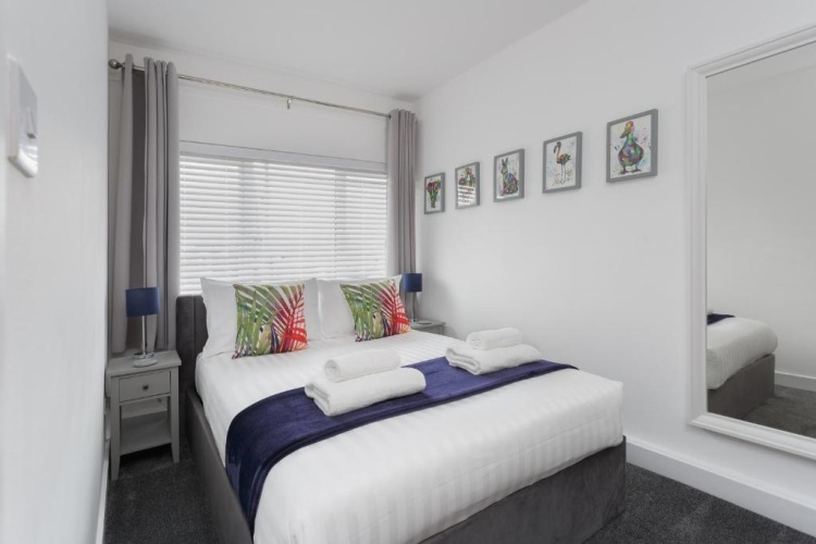 2 Bedrooms Apartment
