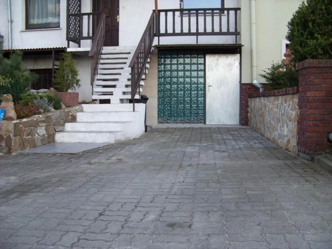 Basement Apartment with view