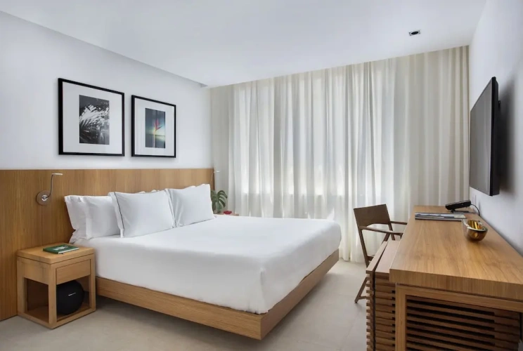 Standard Double room with partial ocean view