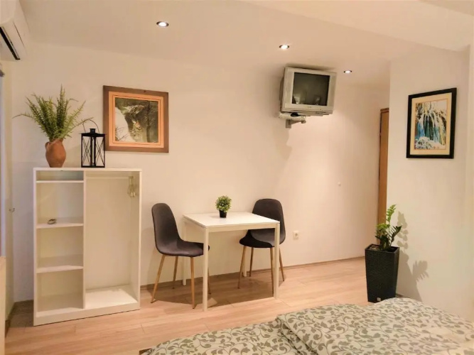 16 Lakes Rooms