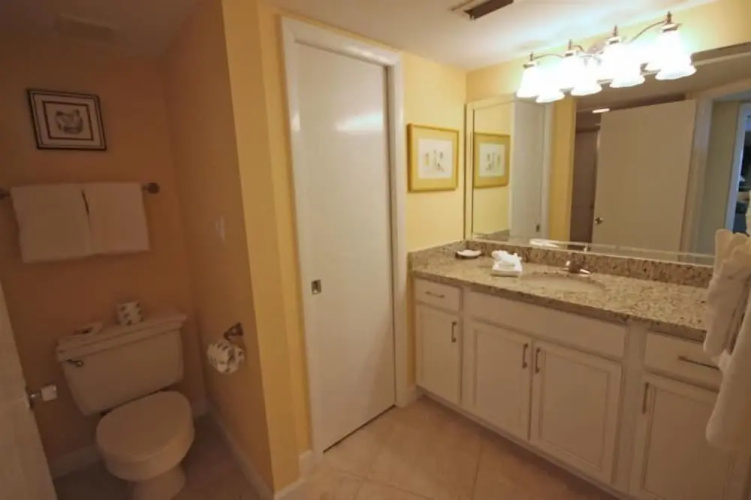 335 El Matador 1 Bedroom Condo by RedAwning