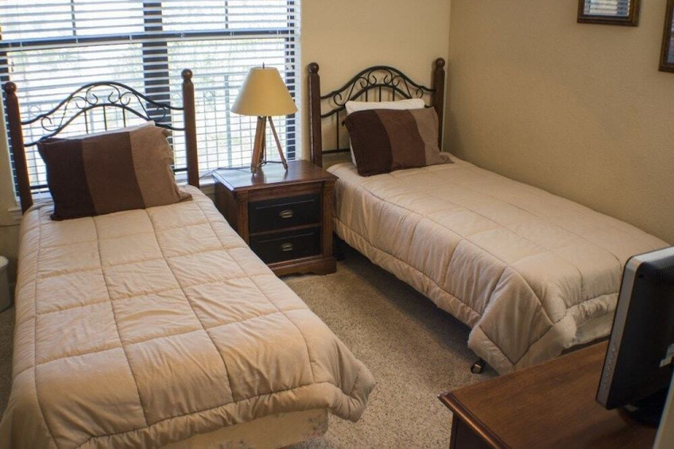 Bella Piazza 2 bed / 3 bath condo