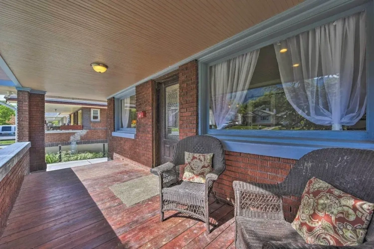 5 Bedrooms Cottage