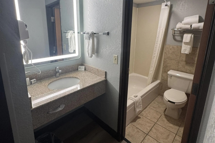 AmericInn by Wyndham Albert Lea