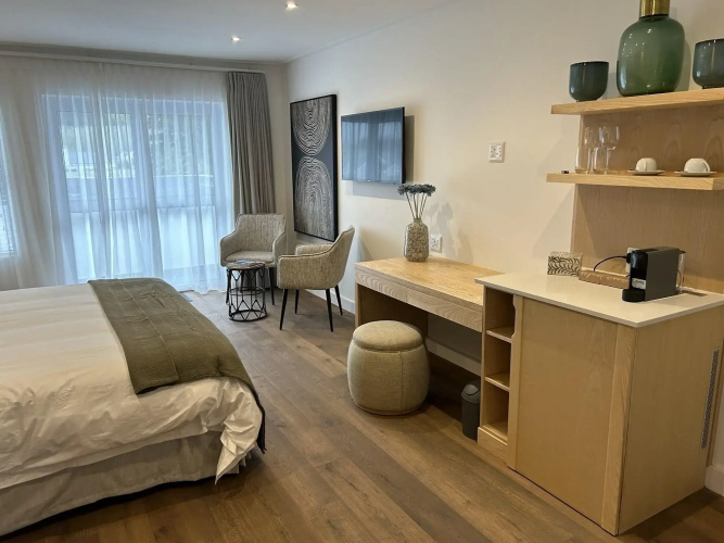 Mirabelle Bed and Breakfast Guest House
