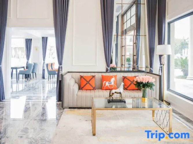 Jihu Beach Hotel