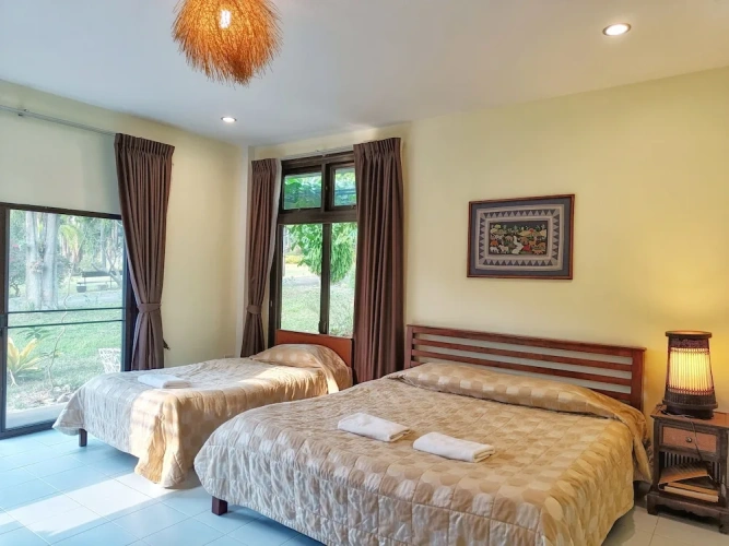 Standard Triple room