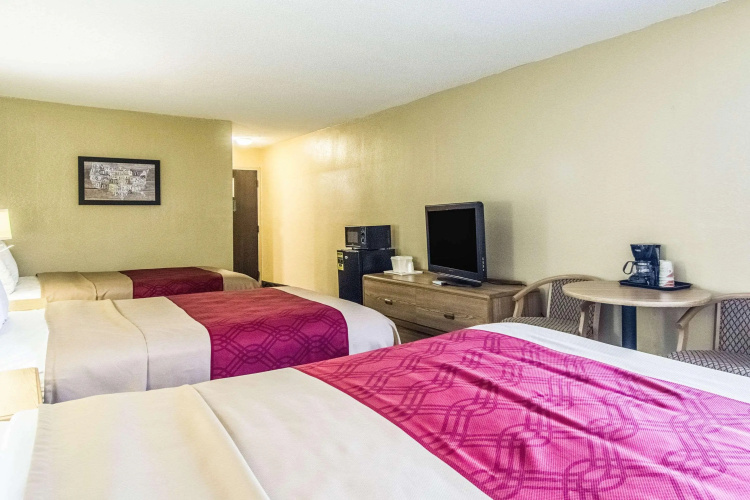 Econo Lodge Darien