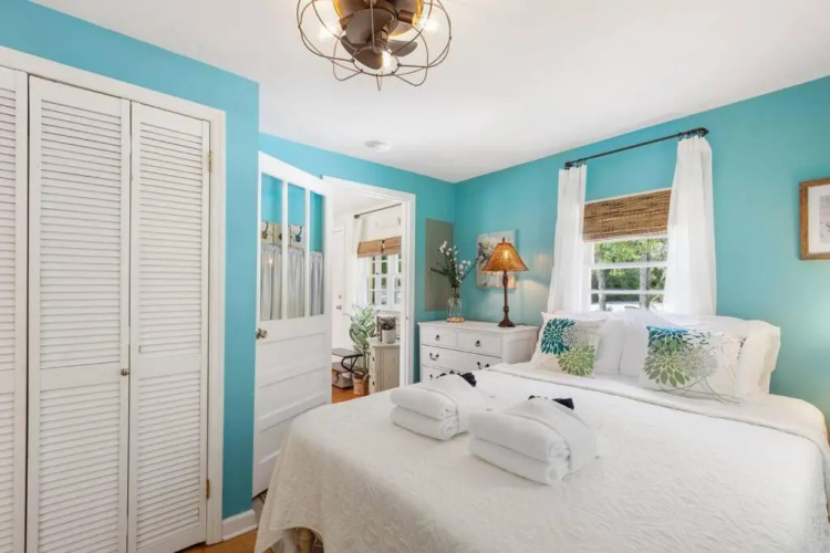 817 E Ashely Ave Pleasant Breeze