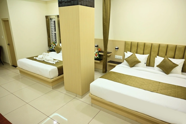 Grand Double room with city view
