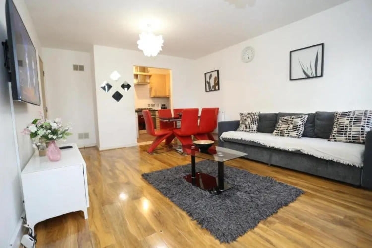 2 Bedrooms Apartment