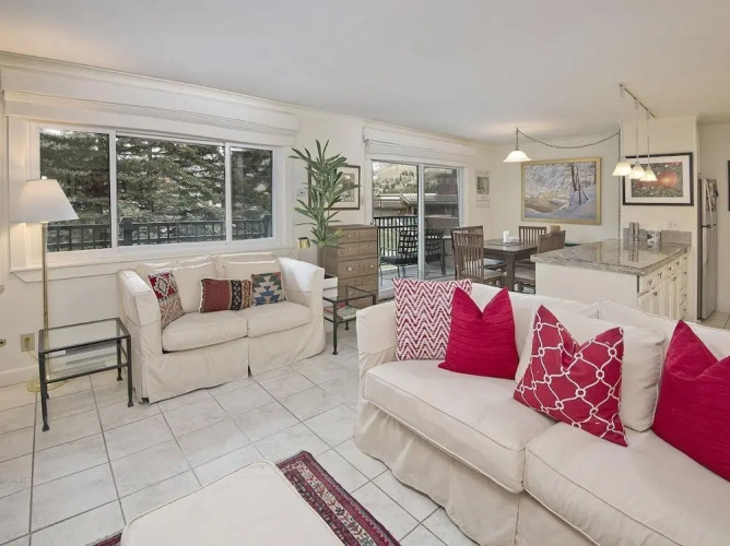 Vantage Point Condo 307