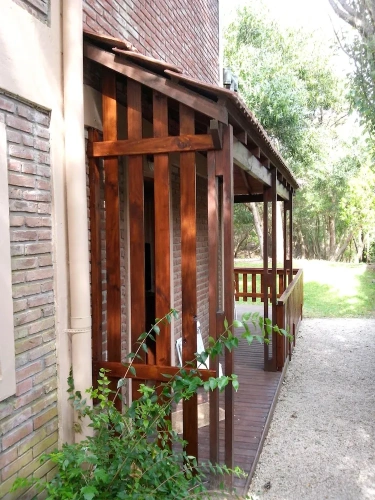 2 Bedrooms Bungalow