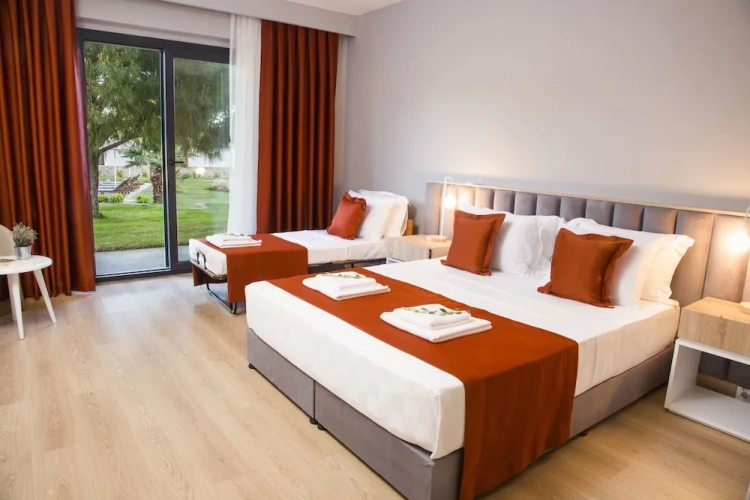 Standard Double room with balcony and with garden view