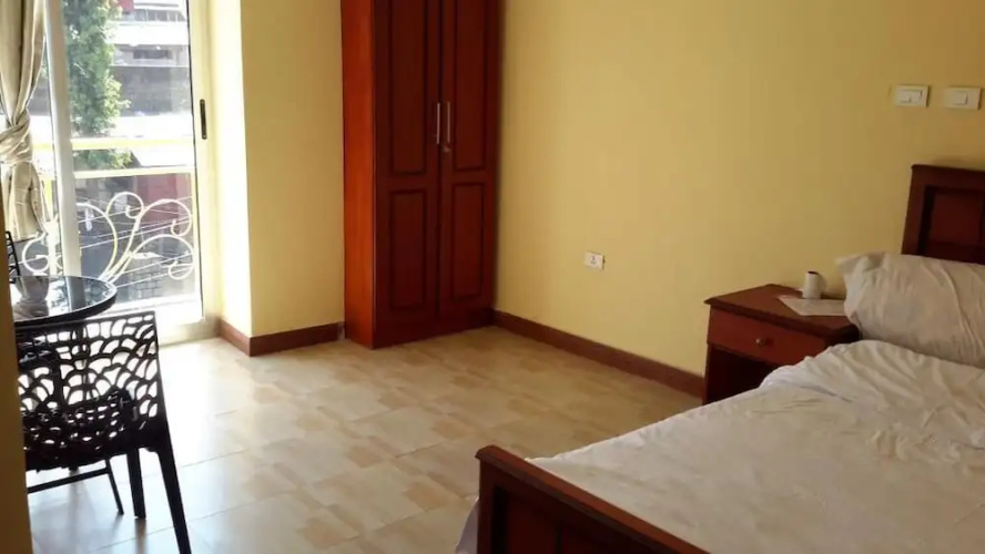 20/20 Guest House