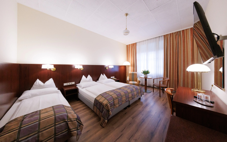 Continental Hotel-Pension