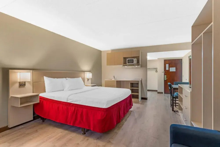 MainStay Suites Lansing West
