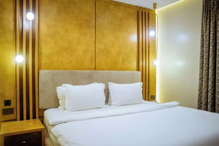 Check Inn Hotels Apo