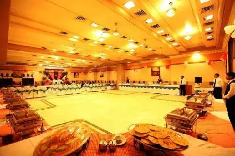 Hotel Brijwasi Royal